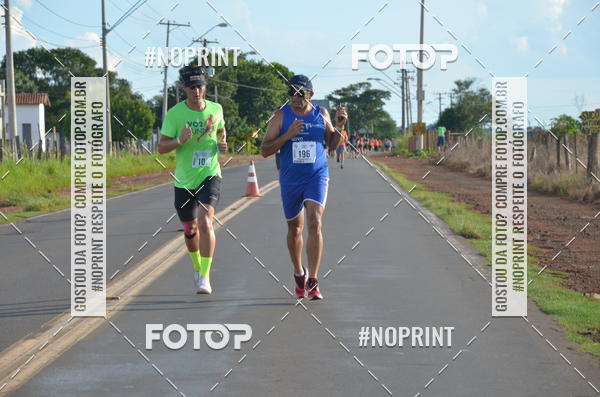 Buy your photos of the event1 Beer Run Expo guas on Fotop