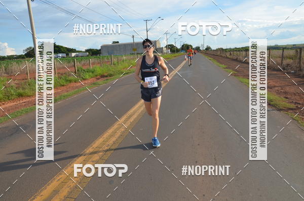 Buy your photos of the event1 Beer Run Expo guas on Fotop