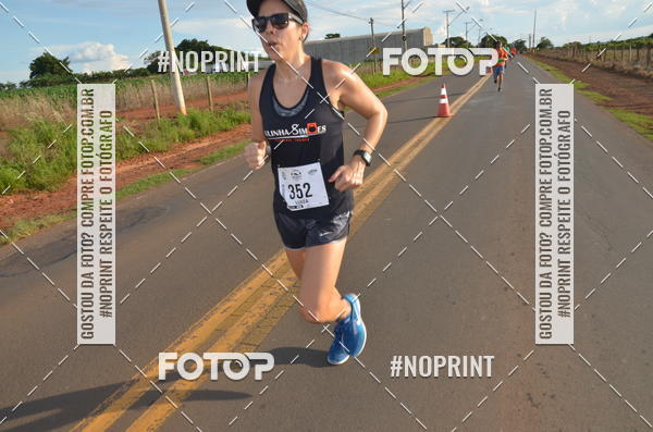 Buy your photos of the event1 Beer Run Expo guas on Fotop