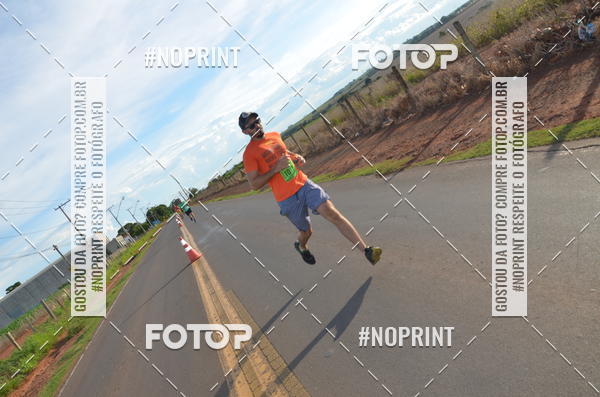 Buy your photos of the event1 Beer Run Expo guas on Fotop