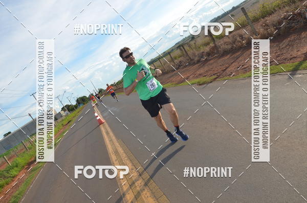 Buy your photos of the event1 Beer Run Expo guas on Fotop
