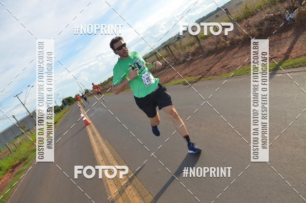 Buy your photos of the event1 Beer Run Expo guas on Fotop