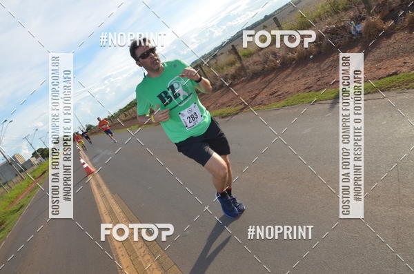Buy your photos of the event1 Beer Run Expo guas on Fotop