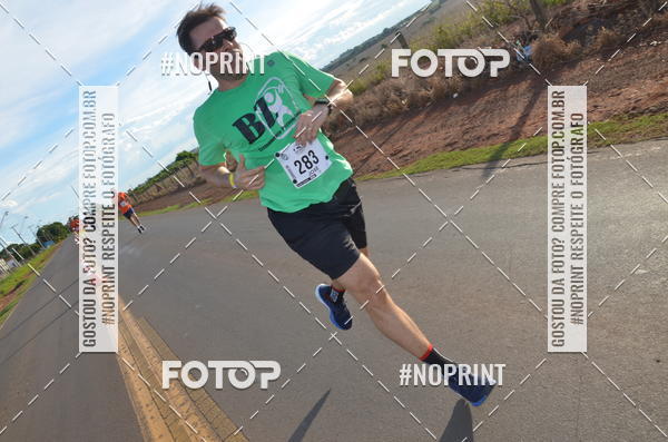 Buy your photos of the event1 Beer Run Expo guas on Fotop