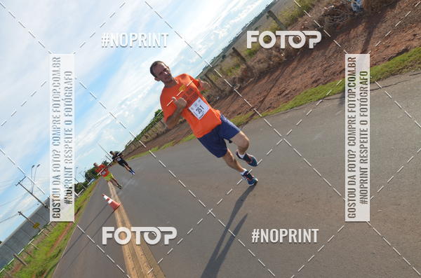 Buy your photos of the event1 Beer Run Expo guas on Fotop