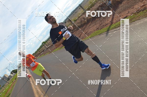 Buy your photos of the event1 Beer Run Expo guas on Fotop