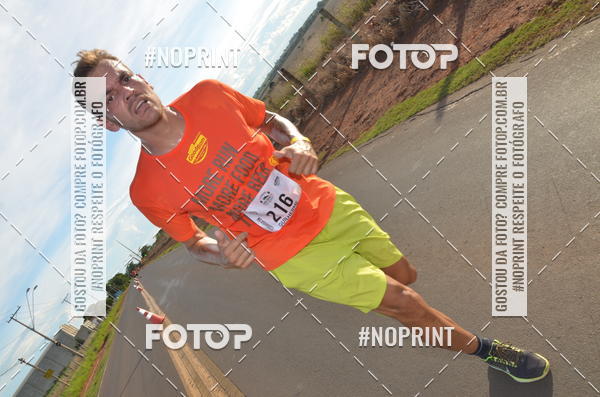 Buy your photos of the event1 Beer Run Expo guas on Fotop