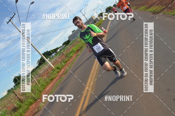 Buy your photos of the event1 Beer Run Expo guas on Fotop