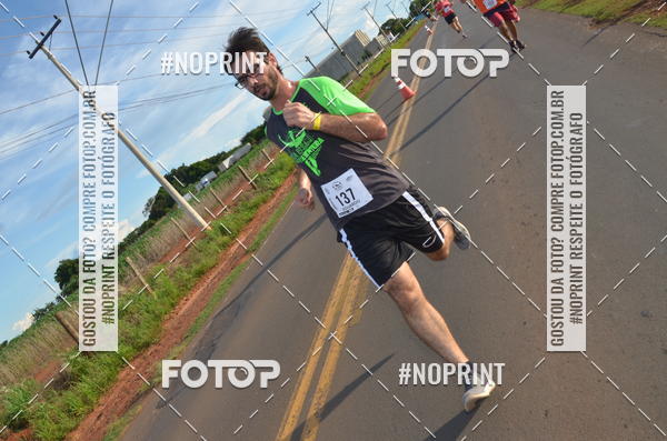 Buy your photos of the event1 Beer Run Expo guas on Fotop