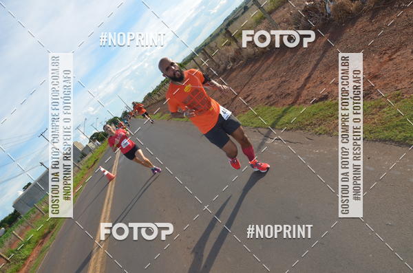 Buy your photos of the event1 Beer Run Expo guas on Fotop