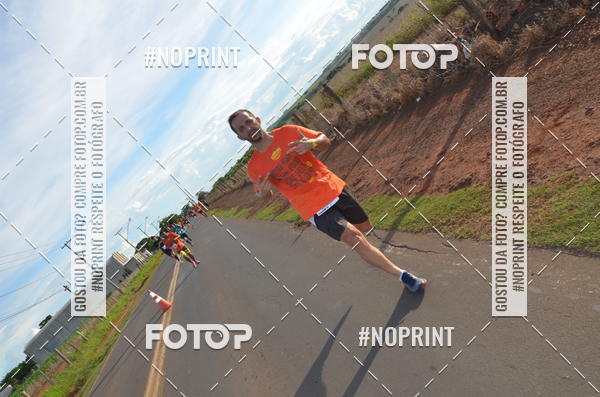 Buy your photos of the event1 Beer Run Expo guas on Fotop