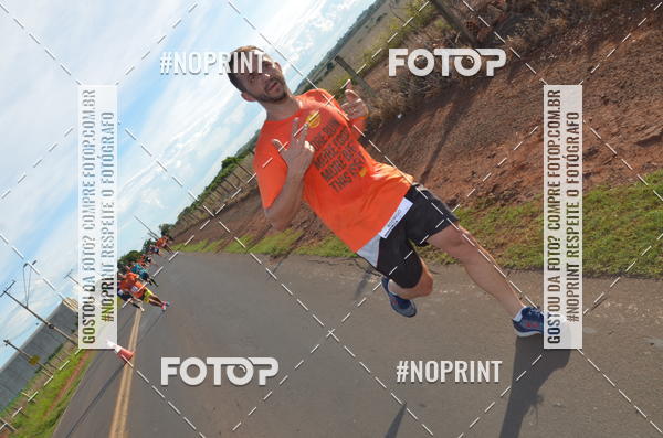 Buy your photos of the event1 Beer Run Expo guas on Fotop