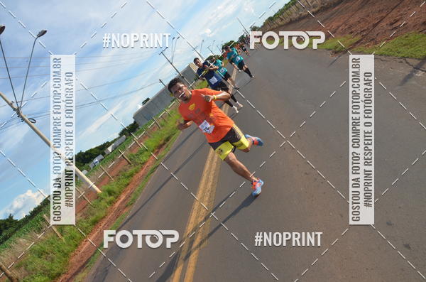 Buy your photos of the event1 Beer Run Expo guas on Fotop