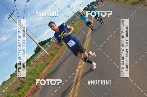 Buy your photos of the event1 Beer Run Expo guas on Fotop