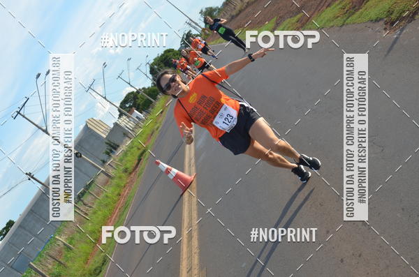 Buy your photos of the event1 Beer Run Expo guas on Fotop