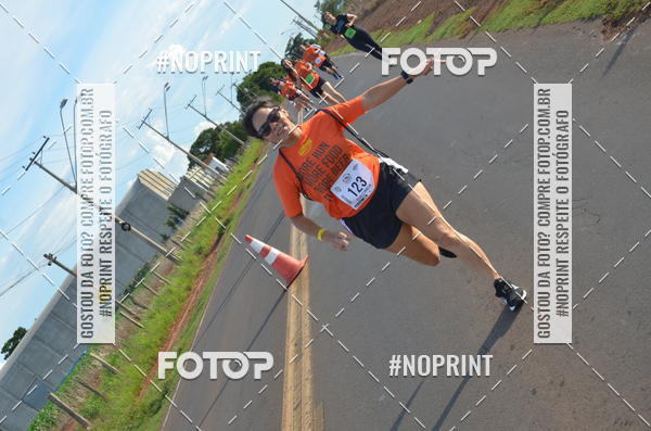 Buy your photos of the event1 Beer Run Expo guas on Fotop