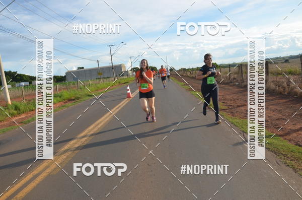 Buy your photos of the event1 Beer Run Expo guas on Fotop