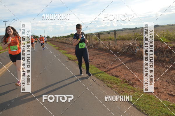 Buy your photos of the event1 Beer Run Expo guas on Fotop