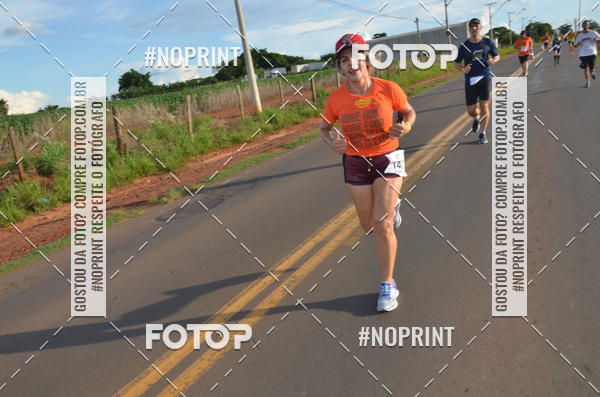 Buy your photos of the event1 Beer Run Expo guas on Fotop