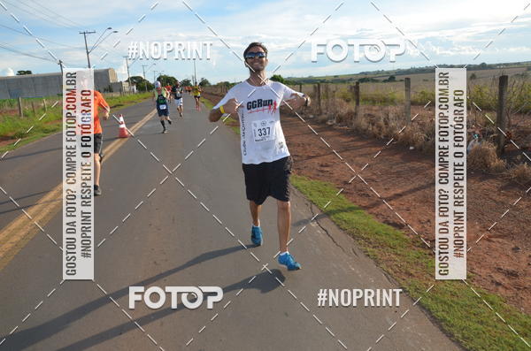 Buy your photos of the event1 Beer Run Expo guas on Fotop