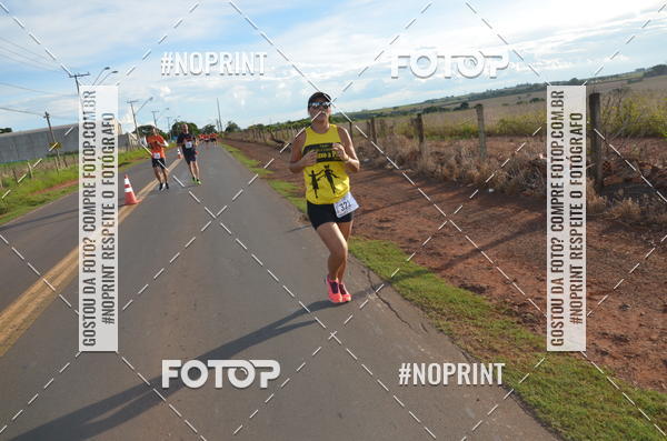 Buy your photos of the event1 Beer Run Expo guas on Fotop