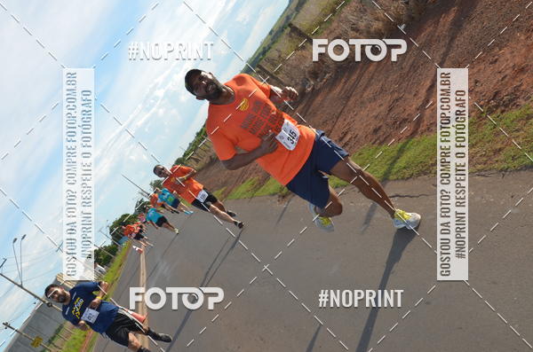 Buy your photos of the event1 Beer Run Expo guas on Fotop
