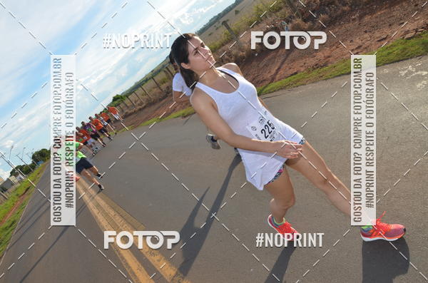 Buy your photos of the event1 Beer Run Expo guas on Fotop