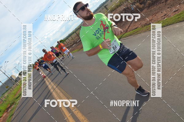 Buy your photos of the event1 Beer Run Expo guas on Fotop