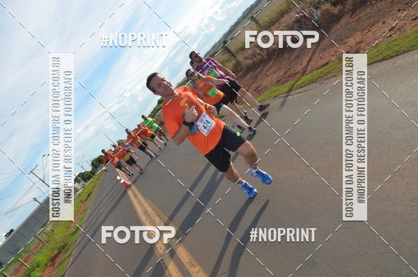Buy your photos of the event1 Beer Run Expo guas on Fotop