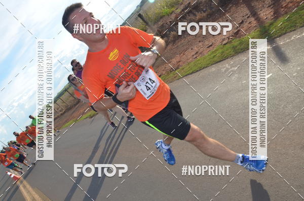 Buy your photos of the event1 Beer Run Expo guas on Fotop