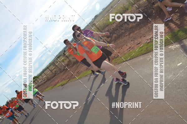 Buy your photos of the event1 Beer Run Expo guas on Fotop