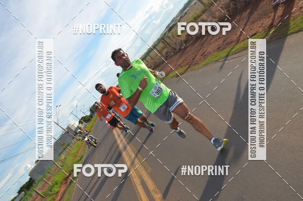 Buy your photos of the event1 Beer Run Expo guas on Fotop