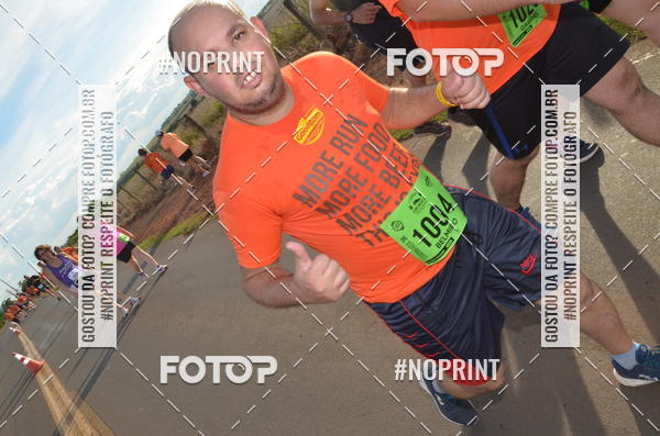 Buy your photos of the event1 Beer Run Expo guas on Fotop