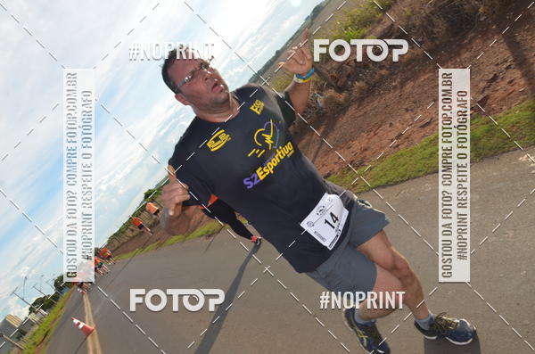 Buy your photos of the event1 Beer Run Expo guas on Fotop