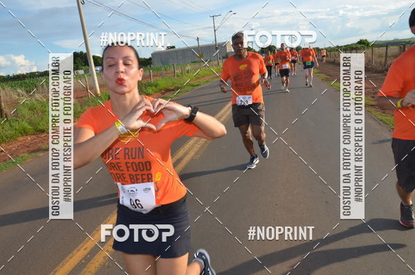 Buy your photos of the event1 Beer Run Expo guas on Fotop