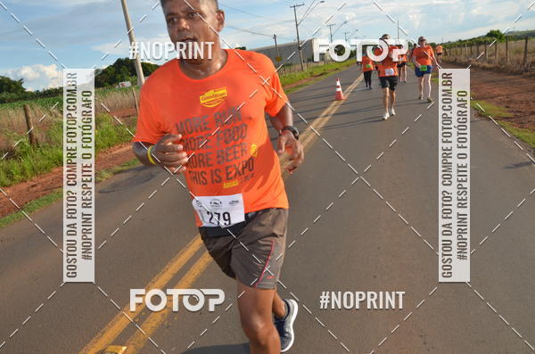 Buy your photos of the event1 Beer Run Expo guas on Fotop