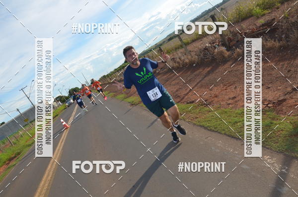 Buy your photos of the event1 Beer Run Expo guas on Fotop