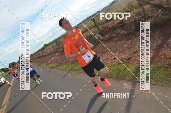 Buy your photos of the event1 Beer Run Expo guas on Fotop