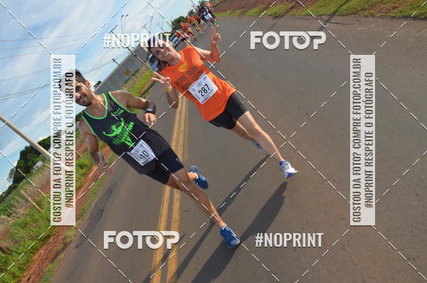Buy your photos of the event1 Beer Run Expo guas on Fotop