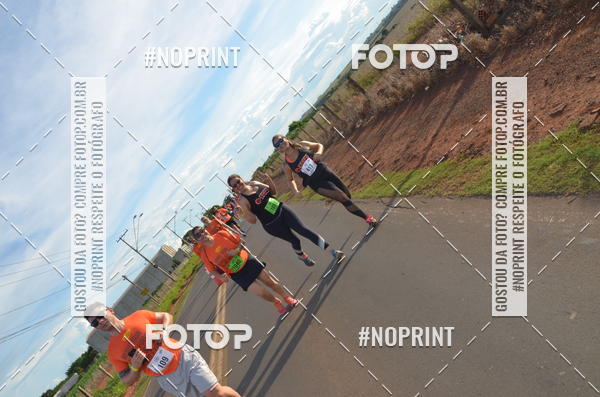 Buy your photos of the event1 Beer Run Expo guas on Fotop