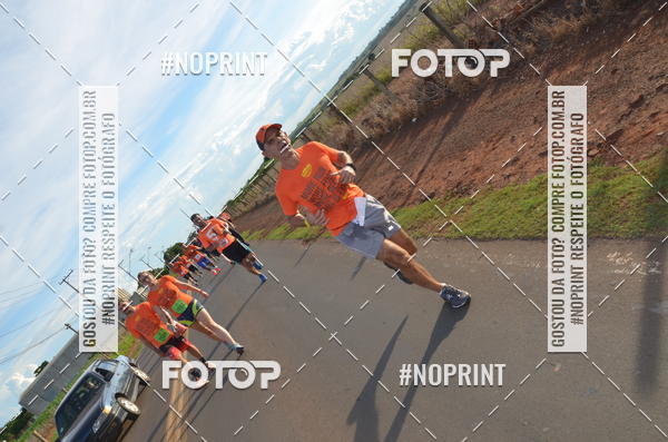 Buy your photos of the event1 Beer Run Expo guas on Fotop