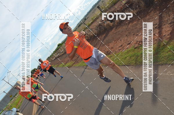Buy your photos of the event1 Beer Run Expo guas on Fotop