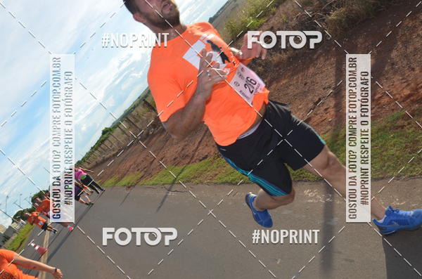 Buy your photos of the event1 Beer Run Expo guas on Fotop