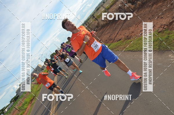 Buy your photos of the event1 Beer Run Expo guas on Fotop