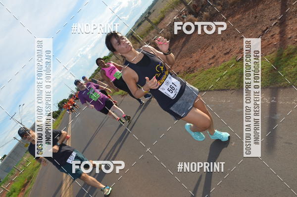 Buy your photos of the event1 Beer Run Expo guas on Fotop