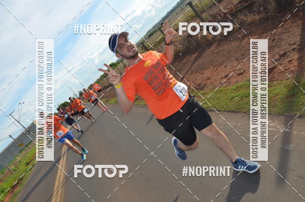 Buy your photos of the event1 Beer Run Expo guas on Fotop