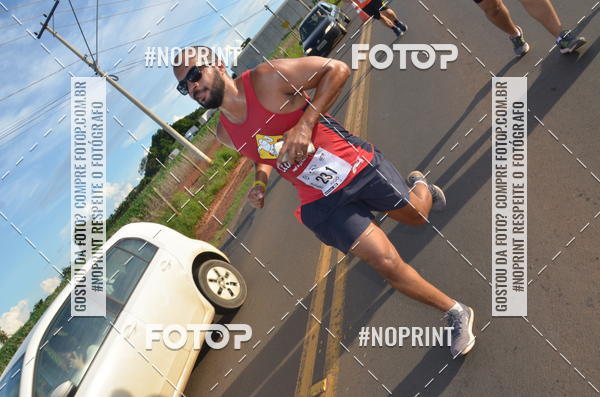 Buy your photos of the event1 Beer Run Expo guas on Fotop