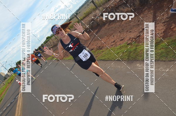Buy your photos of the event1 Beer Run Expo guas on Fotop