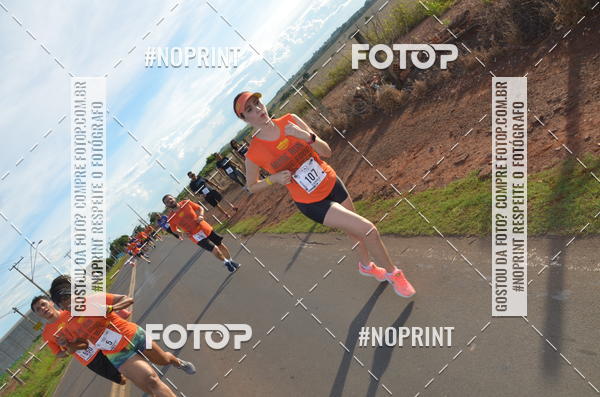 Buy your photos of the event1 Beer Run Expo guas on Fotop