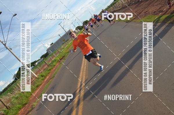 Buy your photos of the event1 Beer Run Expo guas on Fotop